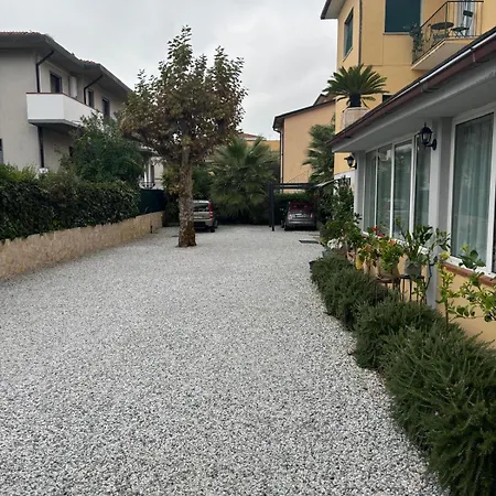 Hotel Casa Versilia 2*